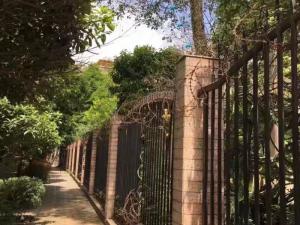 成都铂景湾小区的电子围栏项目已验收完工