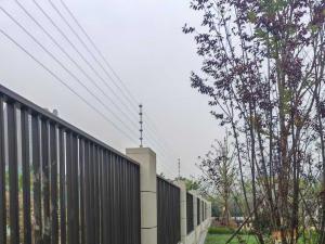 成都小区项目：6线电子围栏已全部安装调试完成！